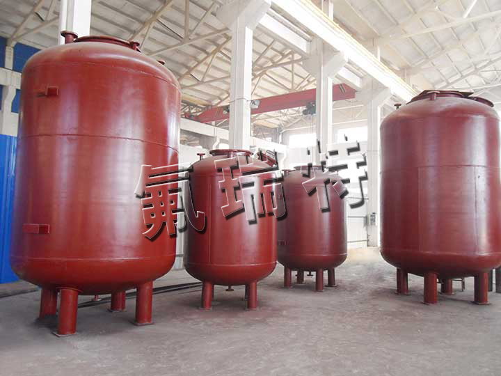 鋼襯塑儲罐、反應釜